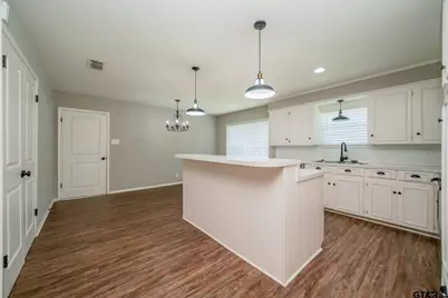 317 E Robinwood, White Oak, TX 75693 - Photo 13