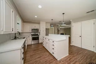 317 E Robinwood, White Oak, TX 75693 - Photo 15