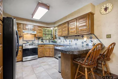 13804 Birchwood Cir, Lindale, TX 75771 - Photo 17