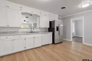 1611 N Pacific St, Mineola, TX 75773 - Photo 13