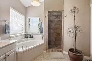 23120 Saddle Ridge Ct, Lindale, TX 75771 - Photo 17