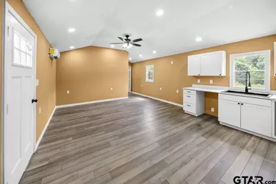 3730 Deer, Gilmer, TX 75644 - Photo 11