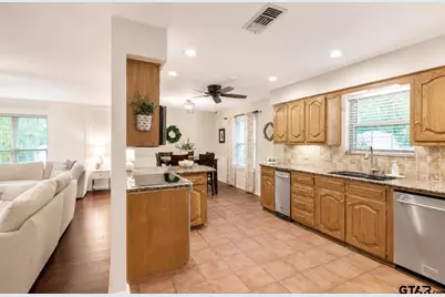 19017 Pinedale Circle, Flint, TX 75762 - Photo 9