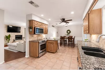 19017 Pinedale Circle, Flint, TX 75762 - Photo 13