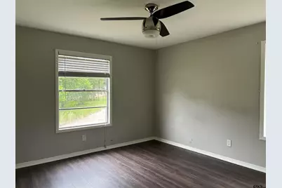 706 Inwood Dr, Palestine, TX 75801 - Photo 9