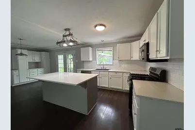 706 Inwood Dr, Palestine, TX 75801 - Photo 13