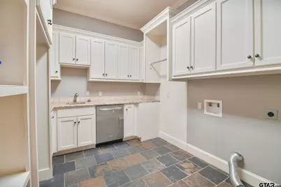 3025 Stonegate Blvd, Tyler, TX 75703 - Photo 17