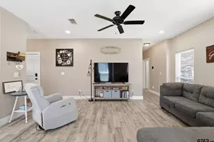 17018 Crossing Cir, Lindale, TX 75771 - Photo 5