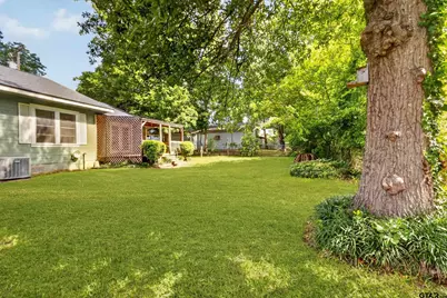 101 E College St., Big Sandy, TX 75755 - Photo 35