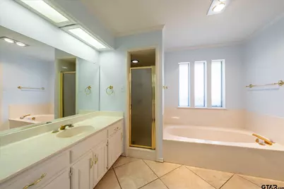 815 Woodland Hills Drive, Tyler, TX 75701 - Photo 17