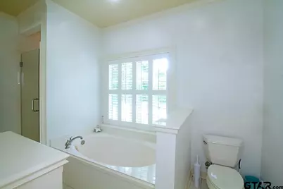 4045 Stonegate Blvd, Tyler, TX 75703 - Photo 17