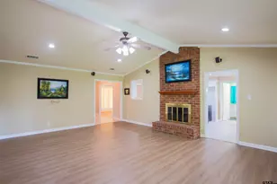604 Hampshire St, Longview, TX 75605 - Photo 5