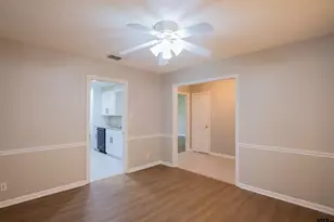 604 Hampshire St, Longview, TX 75605 - Photo 9