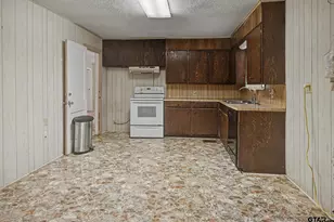 1085 Pyeatt Rd, Gladewater, TX 75647 - Photo 29