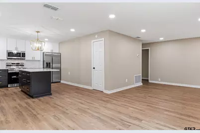 205 Hollywood St, Arp, TX 75750 - Photo 9
