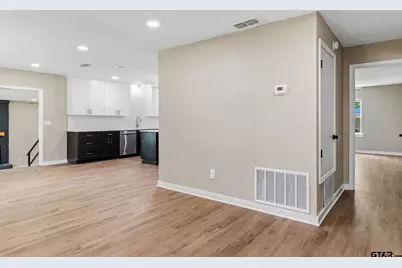 205 Hollywood St, Arp, TX 75750 - Photo 5