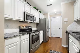 5401 Hollytree, Tyler, TX 75703 - Photo 9