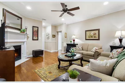 5401 Hollytree #2001, Tyler, TX 75703 - Photo 3