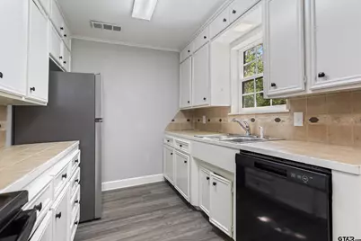 2226/2302 Aberdeen Dr, Tyler, TX 75703 - Photo 3