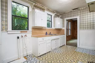 424 W Houston St, Tyler, TX 75702 - Photo 5