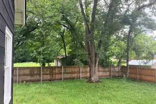 605 E Calvert, Troup, TX 75789 - Photo 21