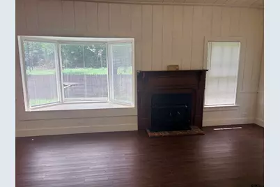 605 E Calvert, Troup, TX 75789 - Photo 9