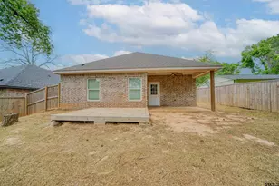 2006 W Oakwood St, Tyler, TX 75702 - Photo 17
