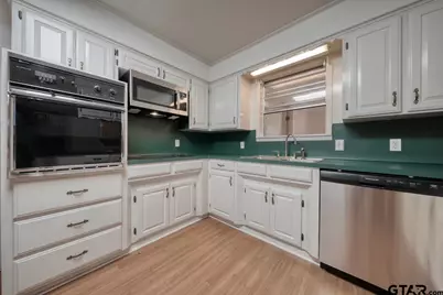 2529 Shenandoah Drive, Tyler, TX 75701 - Photo 9