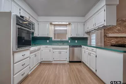2529 Shenandoah Drive, Tyler, TX 75701 - Photo 11
