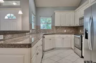 2136 Haverhill Rd, Tyler, TX 75707 - Photo 11