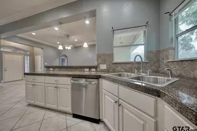 2136 Haverhill Rd, Tyler, TX 75707 - Photo 13