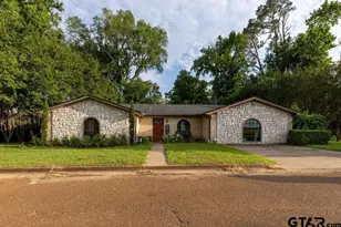 303 Wanda Dr, Winnsboro, TX 75494 - Photo 3
