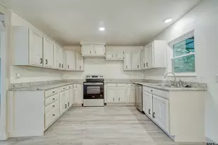611 Hickory, Hughes Springs, TX 75656 - Photo 13