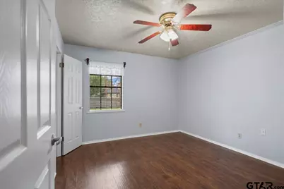 1915 Castlegate, Henderson, TX 75654 - Photo 11