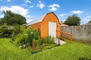 1915 Castlegate, Henderson, TX 75654 - Photo 35