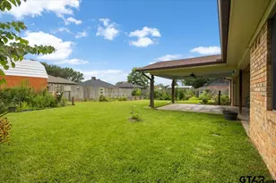 1915 Castlegate, Henderson, TX 75654 - Photo 33