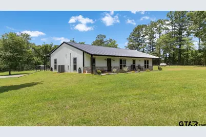 704 W Ross, Troup, TX 75789 - Photo 3