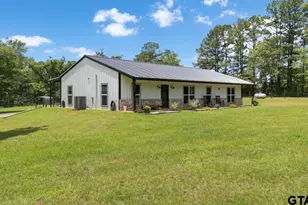 704 W Ross, Troup, TX 75789 - Photo 3