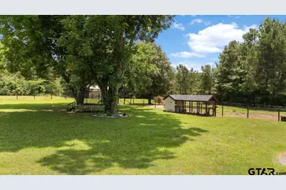 704 W Ross, Troup, TX 75789 - Photo 7