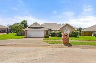 265 Crestview Dr, Jacksonville, TX 75766 - Photo 1