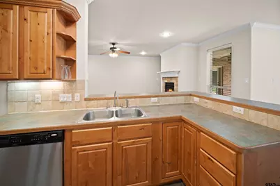 2559 Lazy Acres Ln, Tyler, TX 75707 - Photo 7