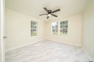 1502 E Birdsong St, Longview, TX 75602 - Photo 9
