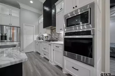 12121 Oak Grove Drive, Tyler, TX 75706 - Photo 13