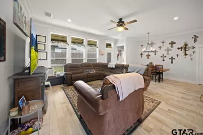 217 Smith Cir, Lindale, TX 75771 - Photo 3