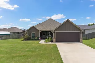 217 Smith Cir, Lindale, TX 75771 - Photo 1