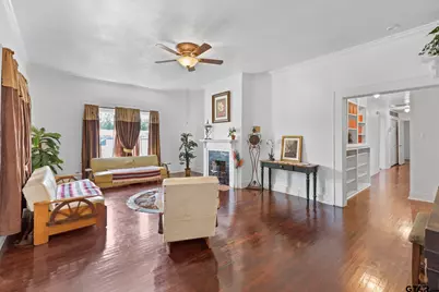 215 W Grand Avenue, Marshall, TX 75670 - Photo 5