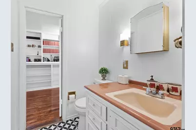 215 W Grand Avenue, Marshall, TX 75670 - Photo 13