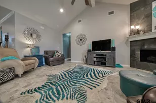 312 Kingdom Blvd, Lindale, TX 75771 - Photo 9