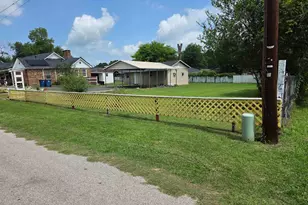 200 Rogers, Henderson, TX 75654 - Photo 3