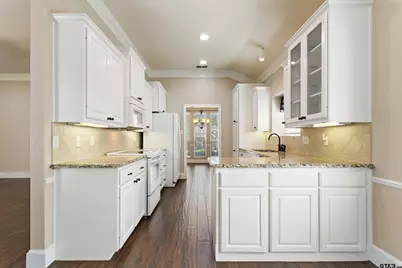 565 Bunker Dr, Tyler, TX 75703 - Photo 11